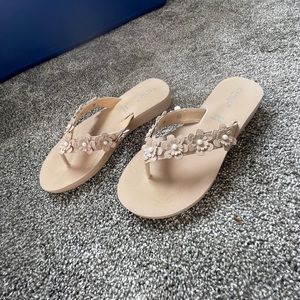 super soft flip flops w heels
